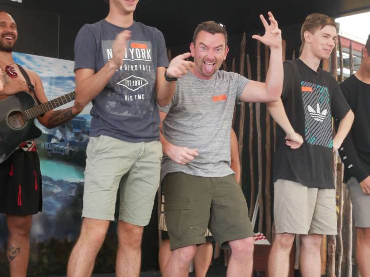 Round the world with my family in Maori village